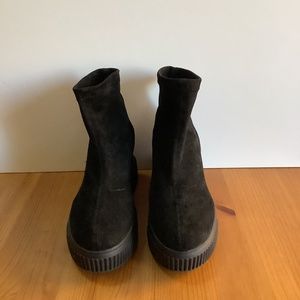 Steve Madden black stretch booties size 8